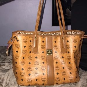 MCM Liz Reversible Medium Visetos tote